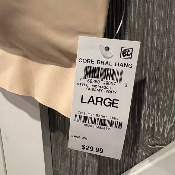 D06.9. NWT ALFANI Creamy Ivory Laser Cut Seamless Pull On Wireless Bralette L - Picture 2 of 3